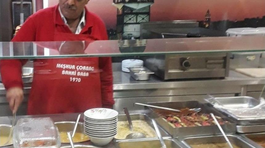 Arızalanan Otomobile Tır &Ccedil;arptı: 1 &Ouml;l&uuml;