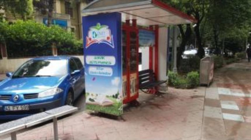 İzmit&rsquo;te Sokak K&uuml;t&uuml;phanelerine Zarar Veriliyor