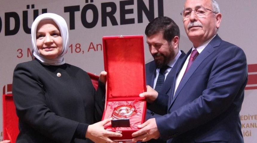 Kaplan Doğu’nun En Başarılı İlçe Belediye Başkanı Seçildi