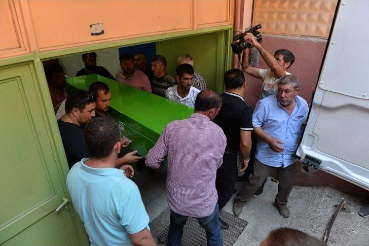 Otomobil Dereye Uçtu, Bir Aile Yok Oldu G2