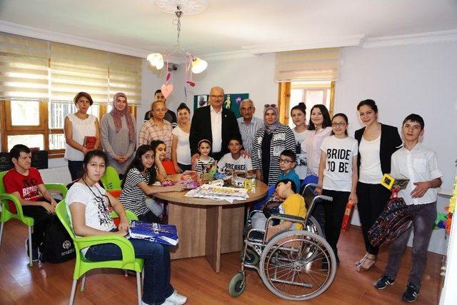 Ato Başkanı Baran, Özel Eğitim Ve Rehabilitasyon Merkezini Ziyaret Etti