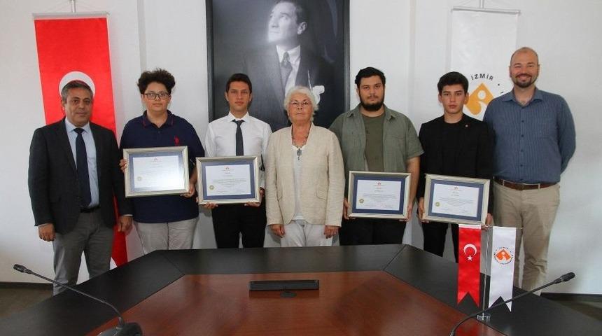 Gen&ccedil;ler Robotlarla Geleceği Tasarladı