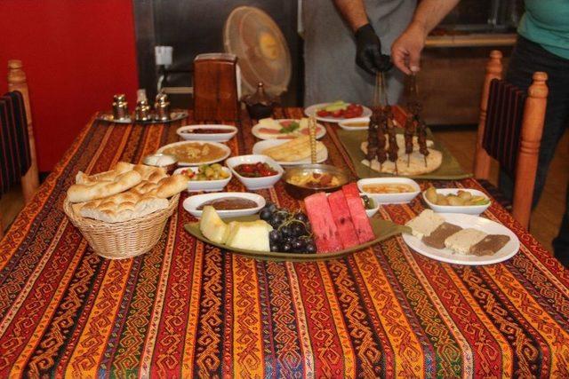 Basın Mensupları Kahvaltıda Ciğerci Amca&rsquo;da Bir Araya Geldi 1