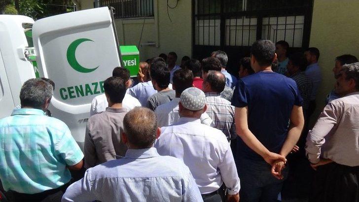 Gaziantep’te Ticari Araç Devrildi: 2 Ölü, 2 Yaralı G4