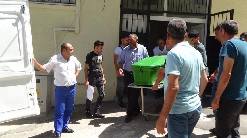 Silahlı Kavgada Ölen Kişi Ailesi Tarafından Defnedilmek Üzere Adli Tıptan Alındı