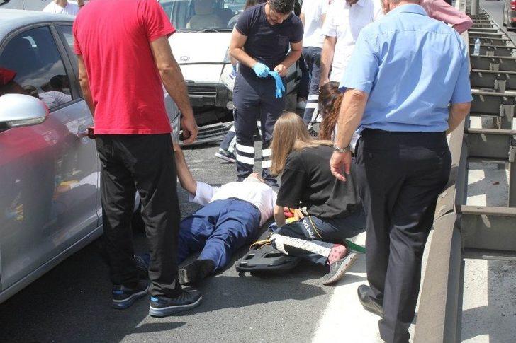 (özel) Fsm Köprüsü Girişinde 4 Araç Birbirine Girdi: 4 Yaralı G1