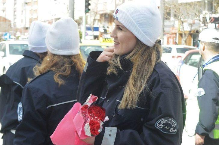 Kadın Trafikçilerden Hemcinslerine Jest G5