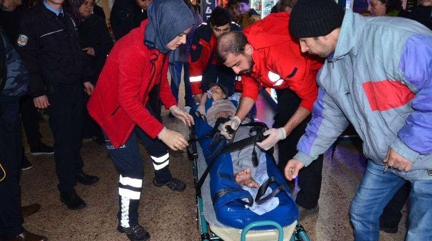 &Ouml;ld&uuml;ğ&uuml; Sanılan Yaşlı Kadının Evine İtfaiye Merdivenle Girdi