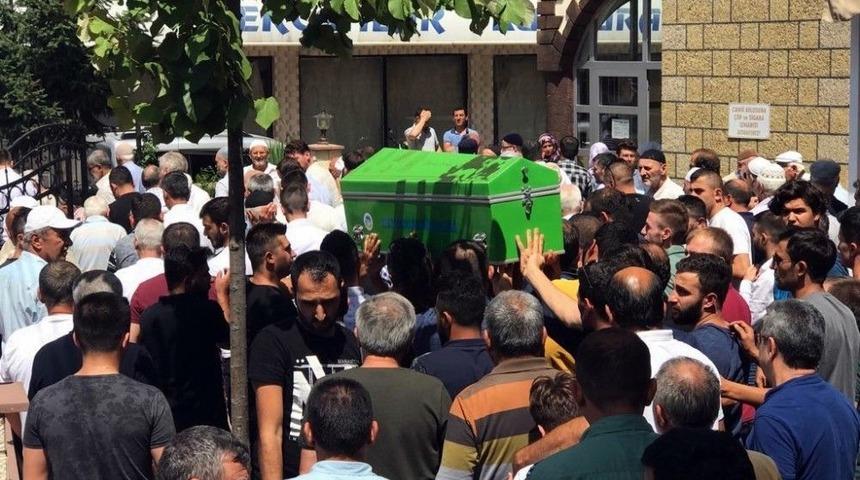 Minik Ali Demir G&ouml;zyaşları Arasında Defnedildi