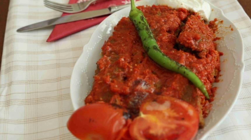 Bayat Ekmekli İskender Kebap