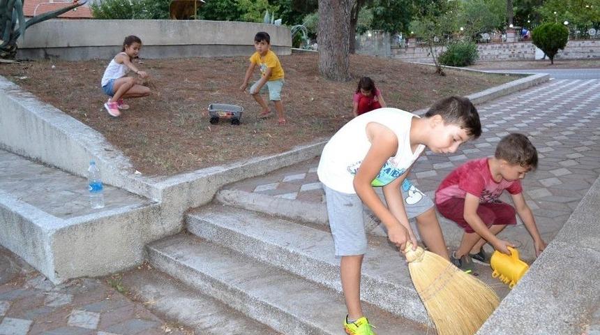 Kırkağa&ccedil;lı &Ccedil;ocuklar Tarihine Sahip &Ccedil;ıktı