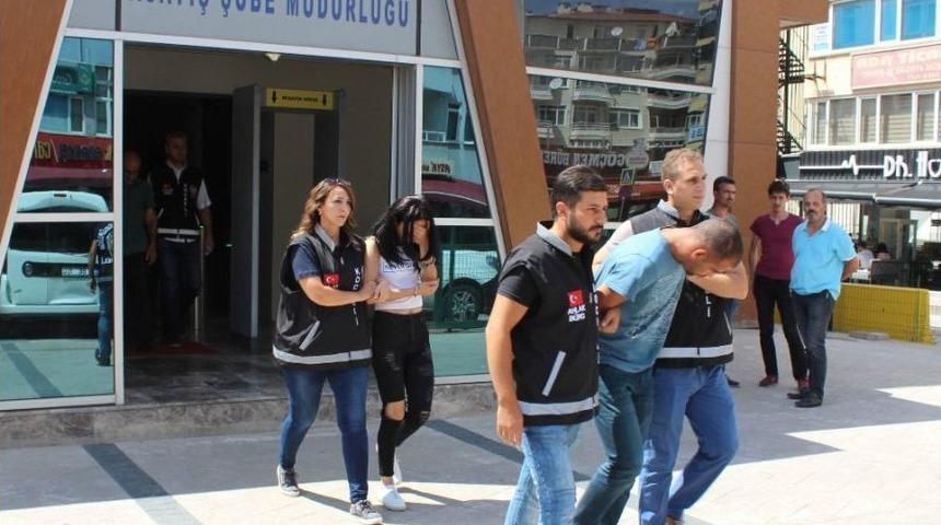 Vatandaşların İhbarı Fuhuş Çetesini Ele Verdi: 3 Gözaltı