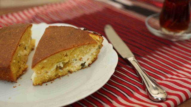 Peynirli Mısır Ekmeği