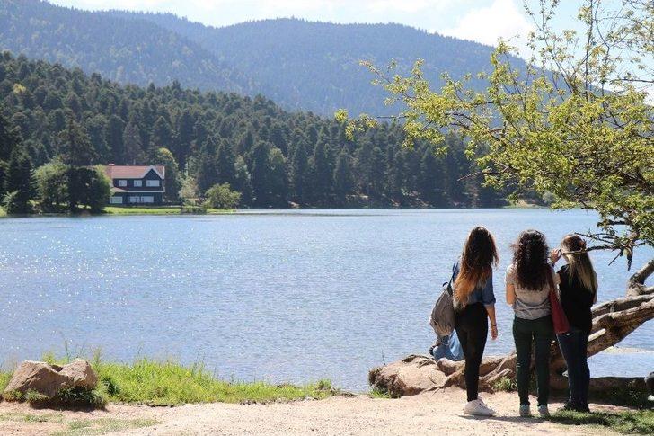 Gölcük Tabiat Parkı’nda Hafta Sonu Yoğunluğu G1