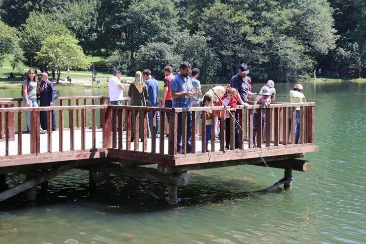 Gölcük Tabiat Parkı’nda Hafta Sonu Yoğunluğu G4