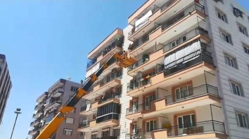 Gelin, Baba Evinden Vinçle Çıktı