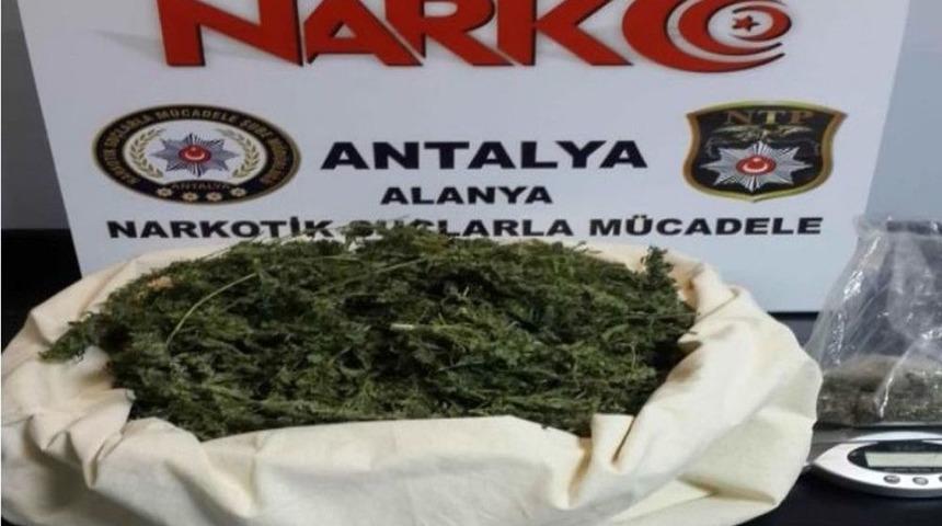 Alanya&rsquo;da 2 Ayrı Uyuşturucu Operasyonu: 2 G&ouml;zaltı