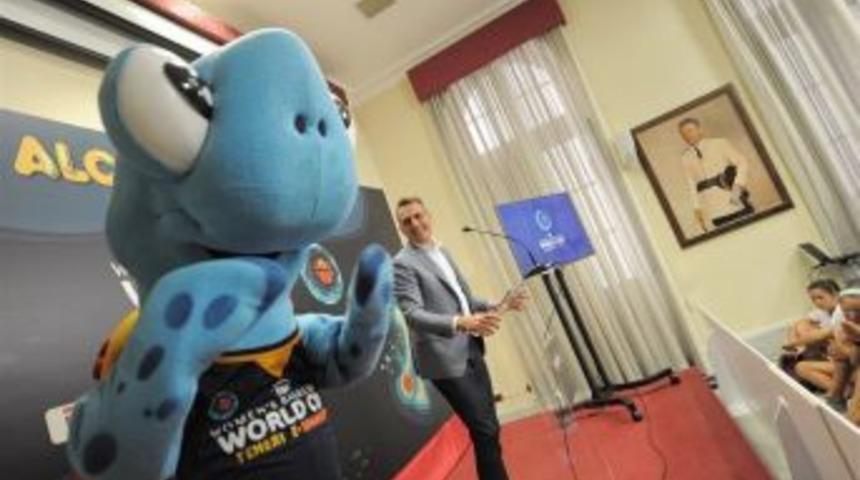 2018 D&uuml;nya Kupası&rsquo;nın Maskotu Kaplumbağa Tina Oldu