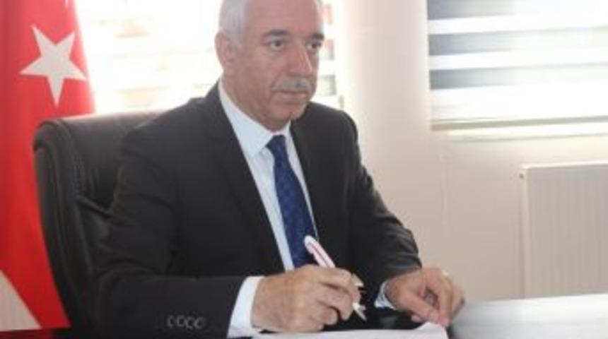 D&uuml;nyanın En Uzun Adamı Kongreye Davet Edildi