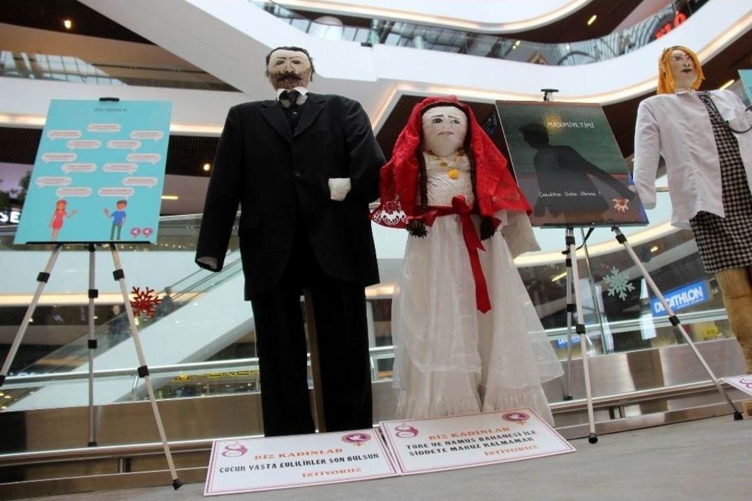 &ldquo;biz Kadınlar Ne İstiyoruz&rdquo; Sergisi İlgi Odağı Oldu