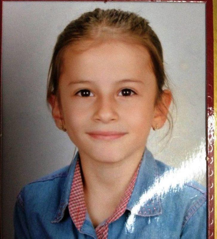 Yaptığı Kara Kalem Resim Ve Karikatürler Büyük İlgi Görüyor G5