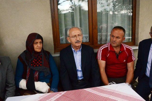 Kılıçdaroğlu’ndan Heyelanda Ölen Vatandaşın Ailesine Taziye Ziyareti