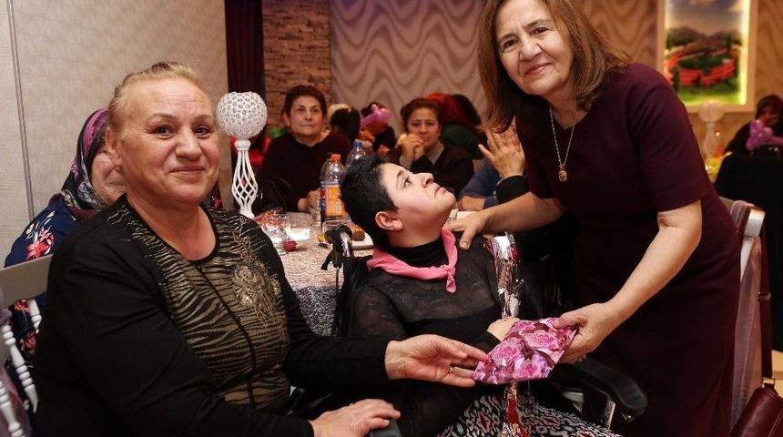 Yenimahalle&rsquo;den Kadınlar G&uuml;n&uuml;&rsquo;ne &Ouml;zel Matine