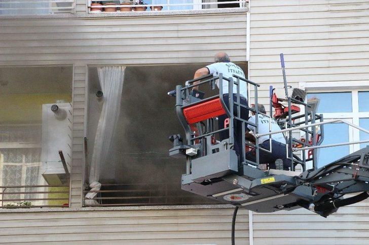 Eşini Telefonla Görüntülü Arayarak Yangını İzletti G1