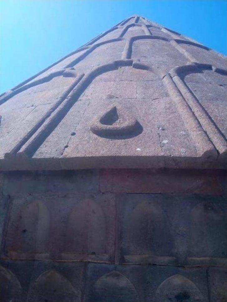 Güroymak’ta Tarih Mekanlar Aydınlatılıyor G2