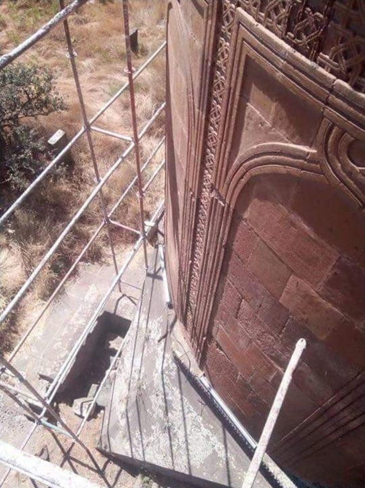 Güroymak’ta Tarih Mekanlar Aydınlatılıyor G3