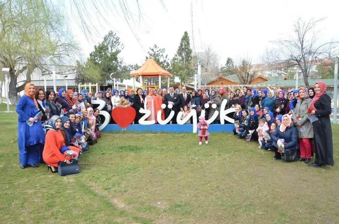 Başkan Bakıcı Ak Parti Kadın Kolları İle Kadınlar G&uuml;n&uuml;&rsquo;nde Bir Araya Geldi