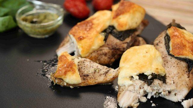 Fesleğen Soslu Hellimli Tavuk