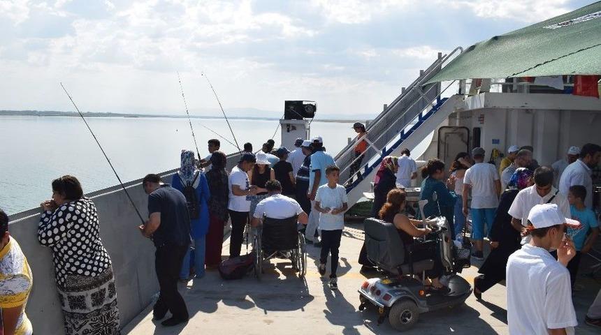 Engellilerin Tekne Turu Mutluluğu