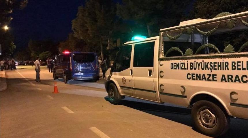 Motosiklet Otomobile &Ccedil;arptı: 1 &Ouml;l&uuml;