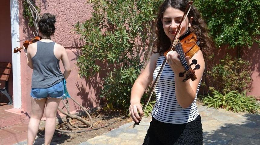 Aima&rsquo;da Keman Ve Viyola Masterclass Heyecanı