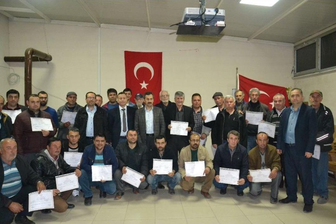 Arıcılık Kursunu Tamamlayanlara Sertifikaları Verildi