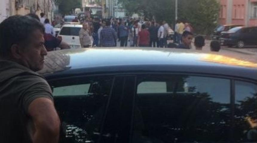 Başkent&rsquo;te İki Grup Arasında Taşlı Sopalı Kavga