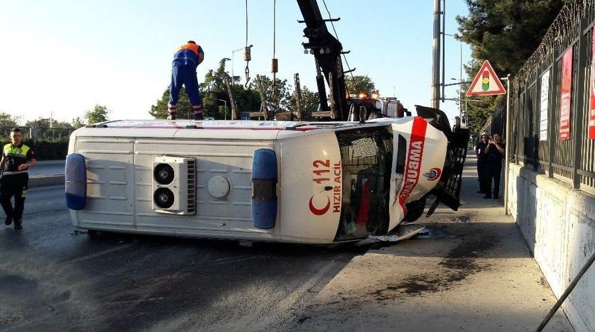 Hasta Almaya Giderken Hastanelik Oldular: 3 Yaralı