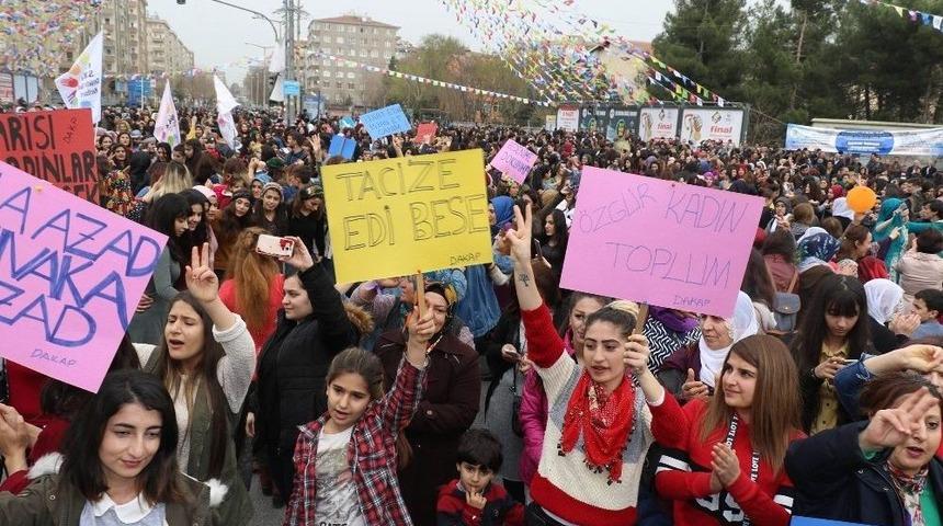 Diyarbakır&rsquo;da 8 Mart Mitingi