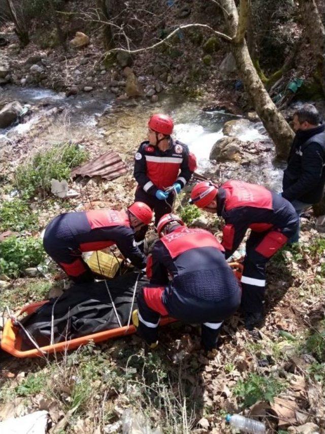 Derede Çuvala Sarılmış Ceset Bulundu