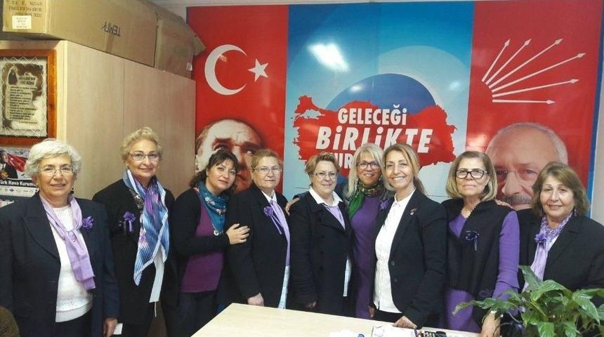 Ayvalık&rsquo;ta Chp&rsquo;li Kadınlardan 8 Mart A&ccedil;ıklaması