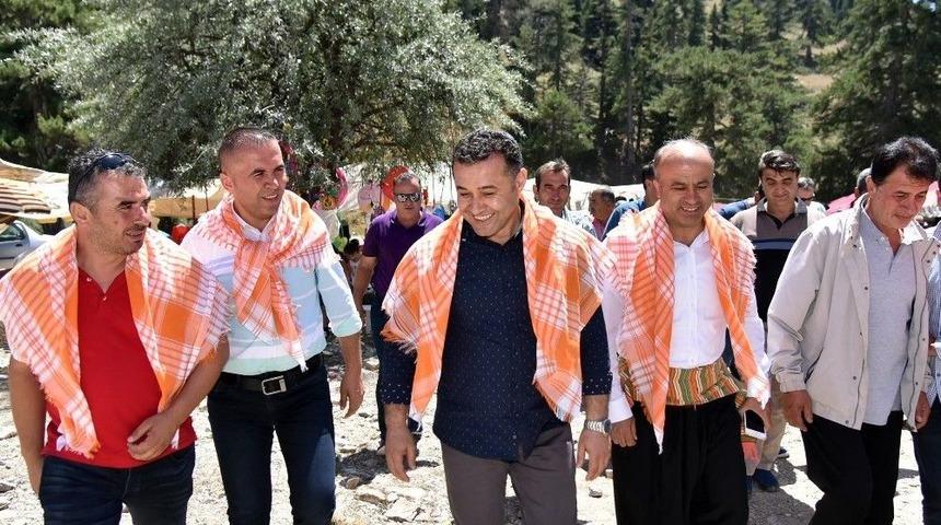 Başkan Y&uuml;cel, Gevne Yayla Şenliği&rsquo;ne Katıldı