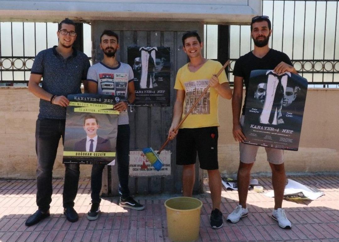 İş Bulamayan &Uuml;niversite Mezunu Gen&ccedil;ler, Derdini Film &Ccedil;ekerek Anlattı