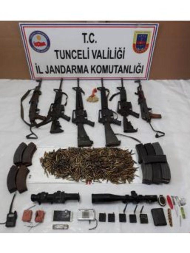 Etkisiz Hale Getirilen 10 Teröristin Silah Ve Mühimmatları Ele Geçirildi