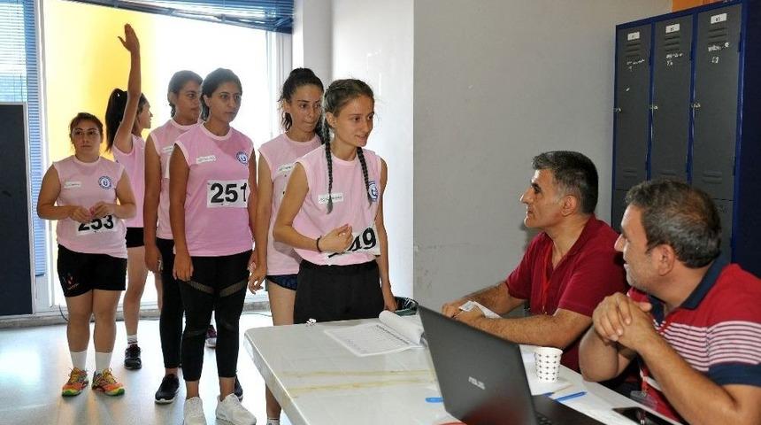 Ad&uuml;&rsquo;de Spor Bilimleri &Ouml;zel Yetenek Sınavına Yoğun İlgi