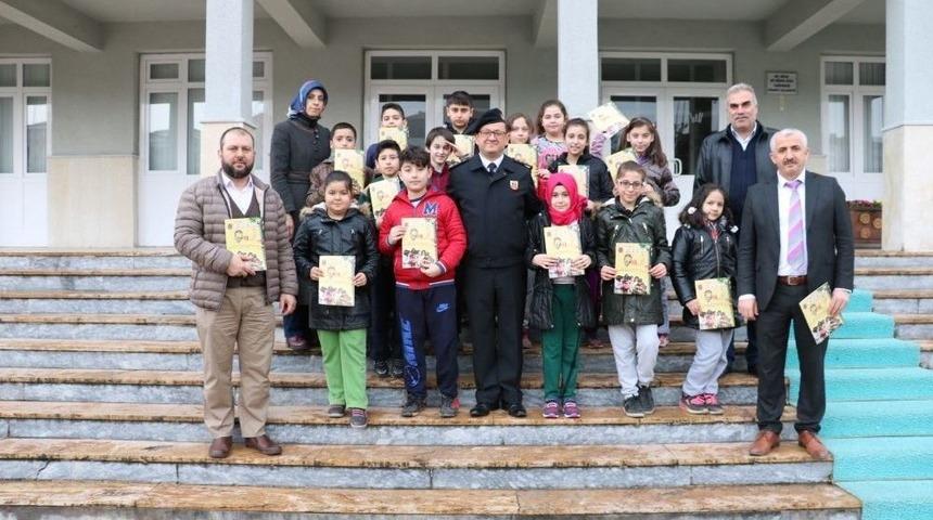 İmam Hatip &Ouml;ğrencilerinden Mehmet&ccedil;ik Vakfı&rsquo;na Bağış
