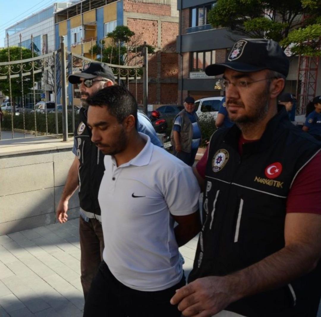 Zehir Tacirinden Duygu S&ouml;m&uuml;r&uuml;s&uuml;