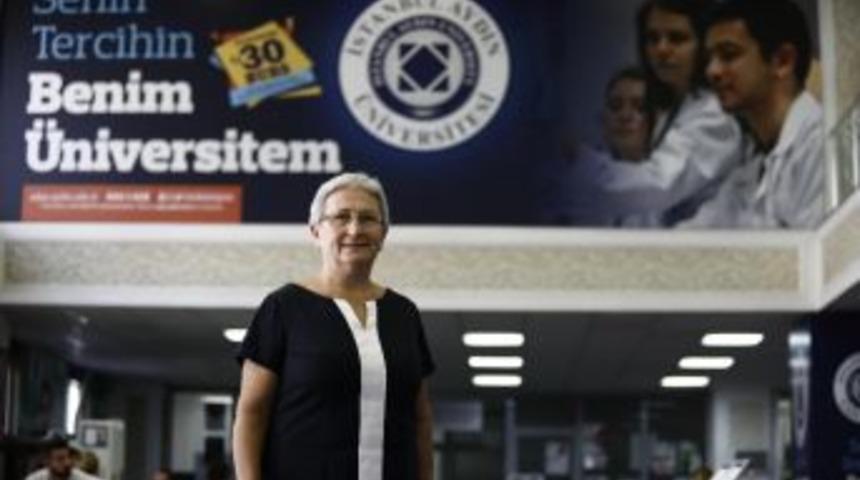 “nadide Hayat” Öyküsü, İaü’den Çıktı