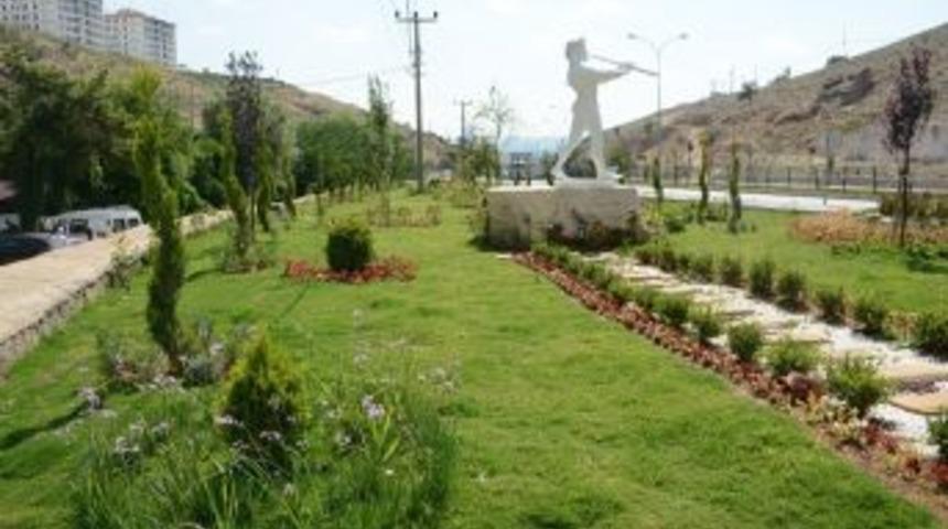 Dinar’ın Simgesi Suçıkan’a Çiçek Ve Fidan Dikimi Yapıldı