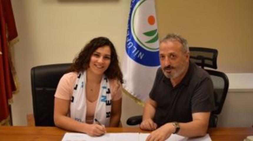 Sarıoğlu Nil&uuml;fer Belediyespor&rsquo;da